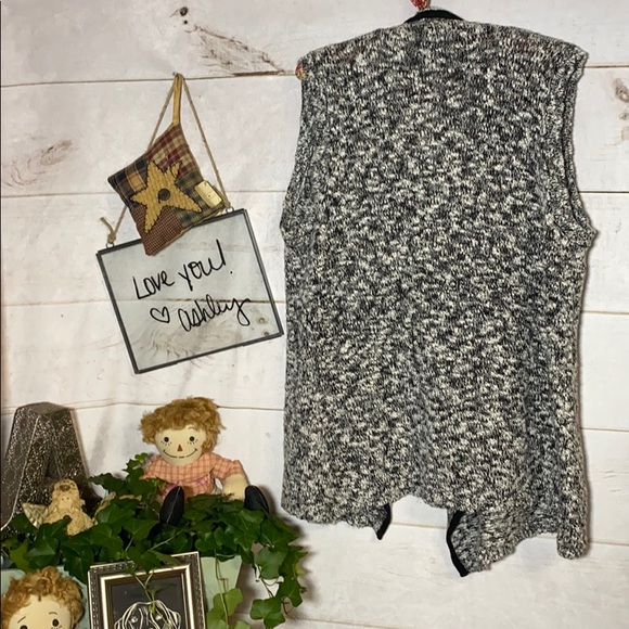 Jones New York; Gray; Sweater Vest Cardigan; L - Picture 3 of 7